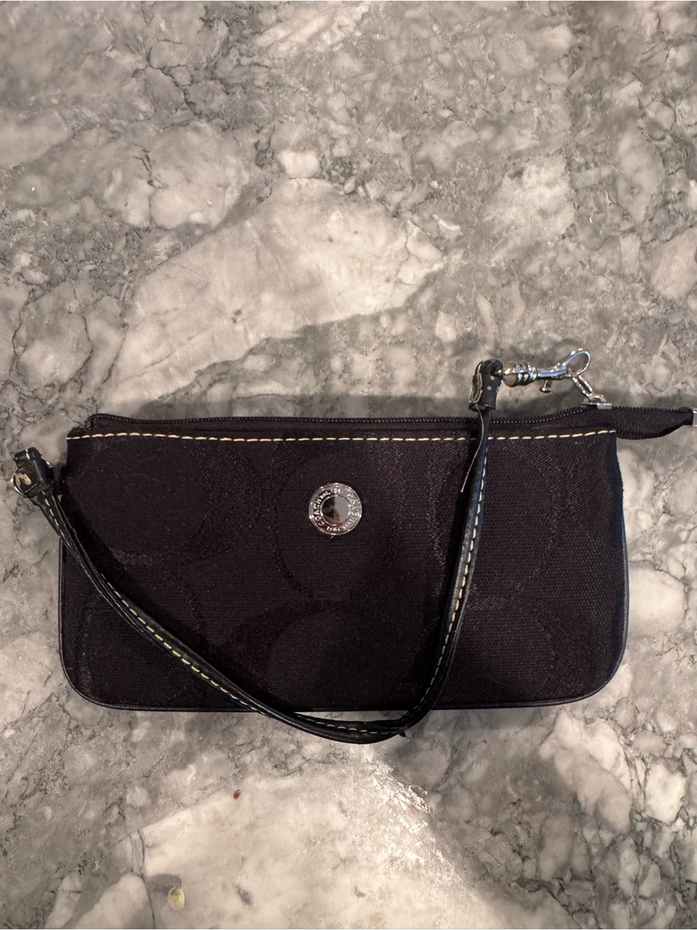 Coach Signature C Black Wristlet Clutch 8 in x 4 in Y2K
